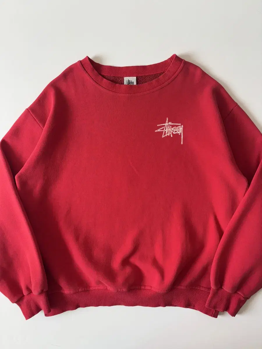 Stussy 90s 레드컬러 스웻셔츠